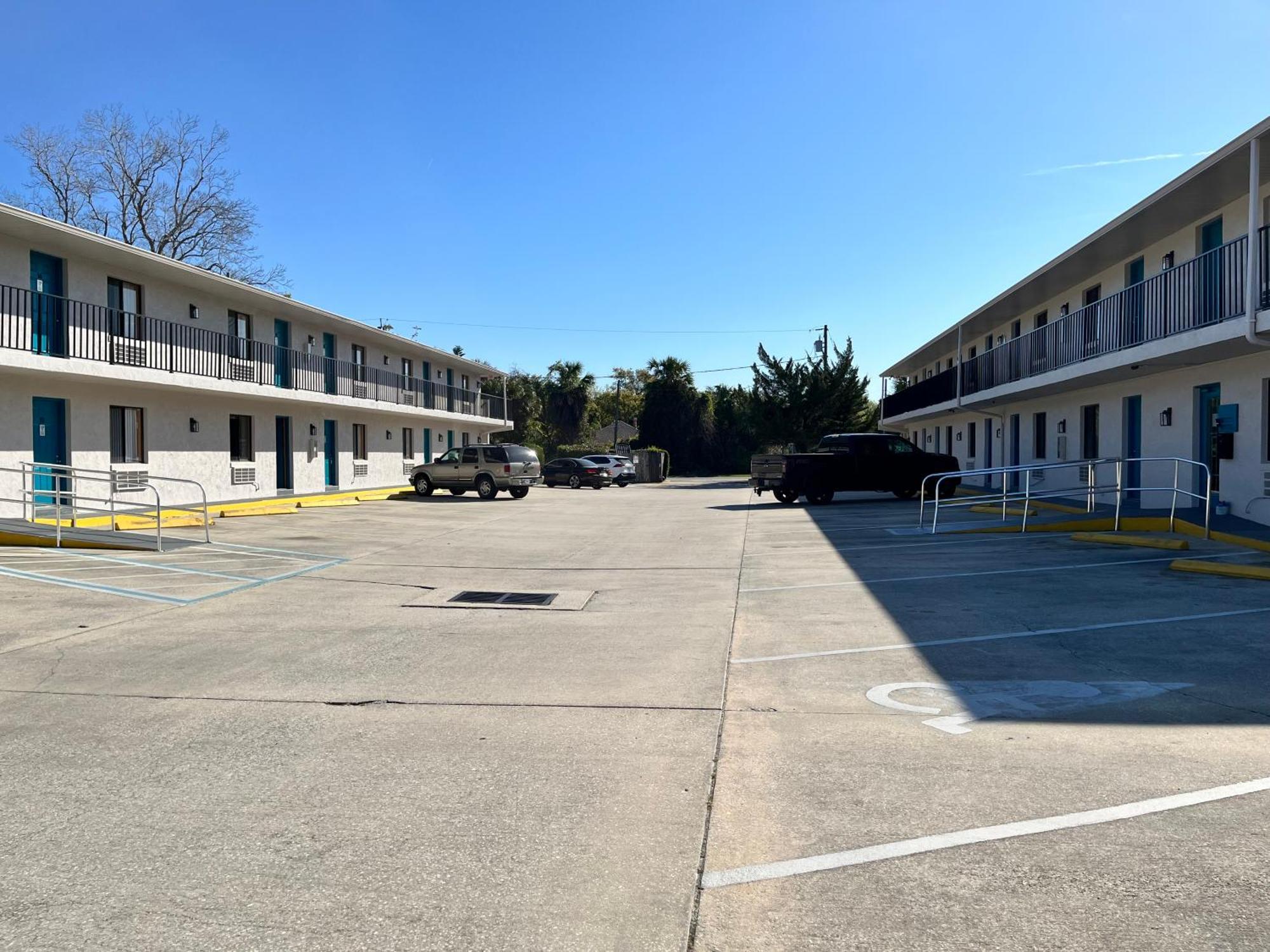All-Suite Motel Эджуотер Экстерьер фото
